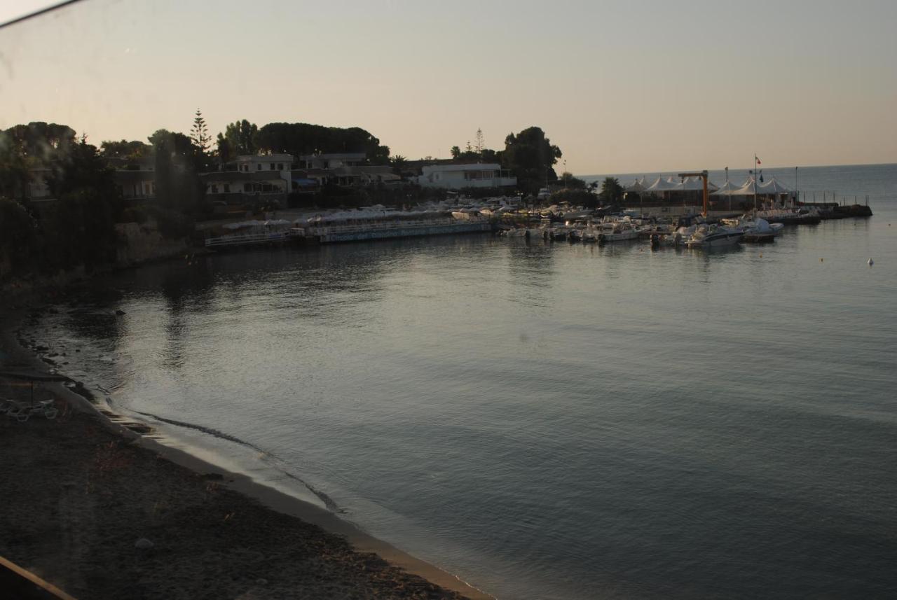 White Beach Beb Fontane Bianche Exterior photo